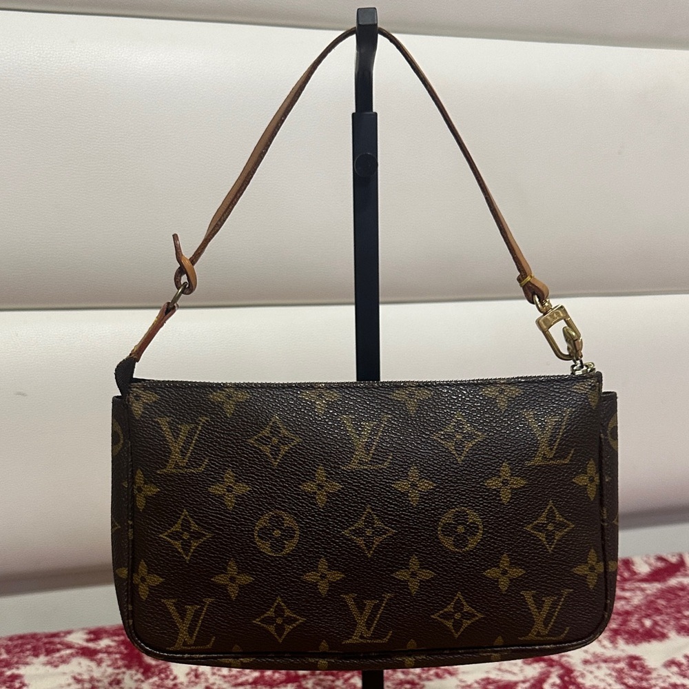 Louis Vuitton Monogram Pochette Accessories